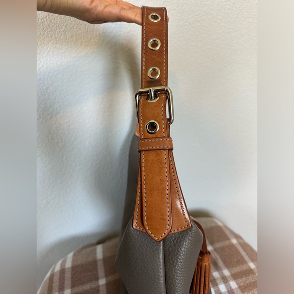 Dooney & Bourke pebbled leather gray purse - Picture 3 of 16